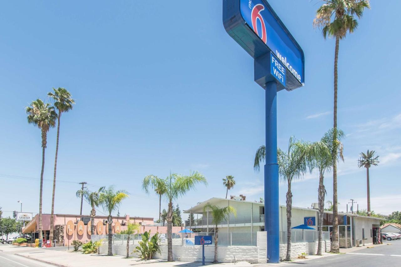 Motel 6 Bakersfield Exterior photo