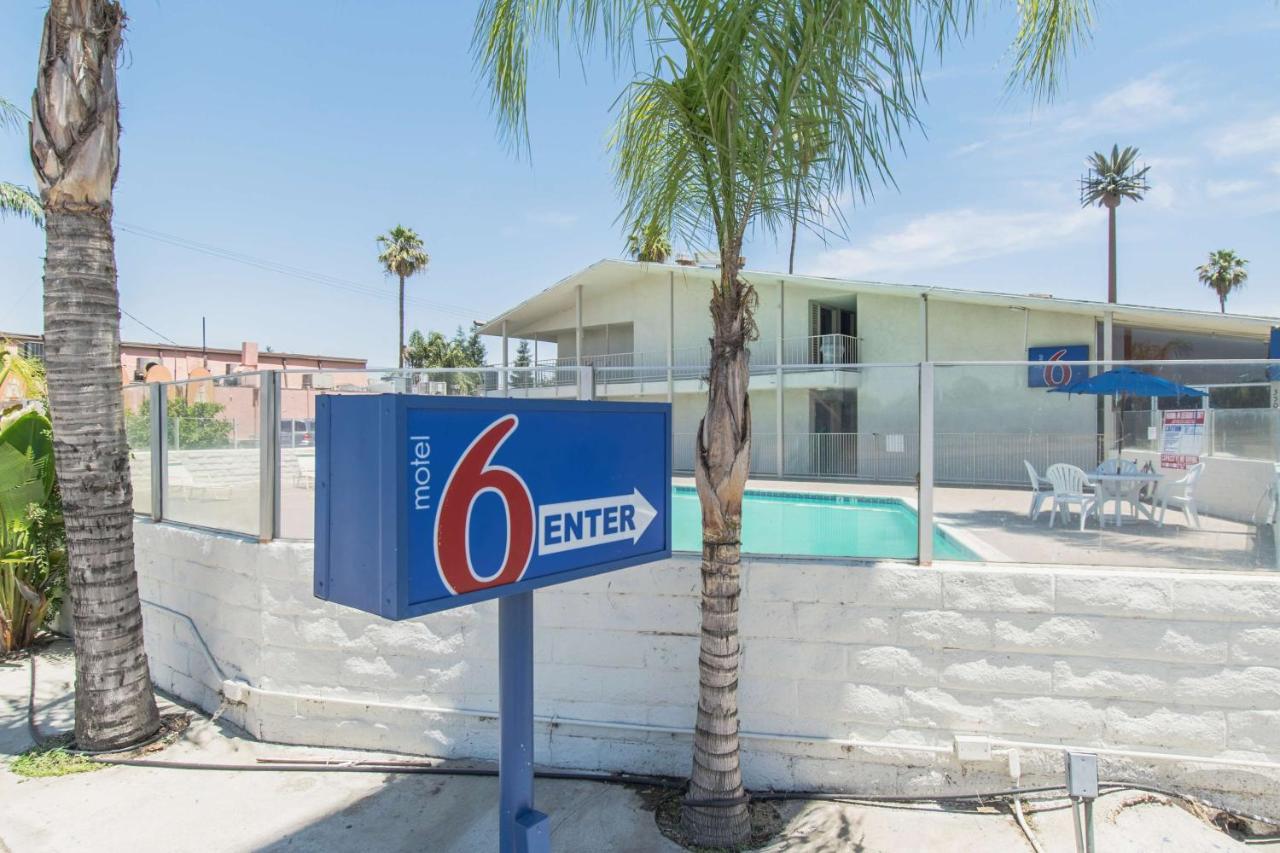 Motel 6 Bakersfield Exterior photo