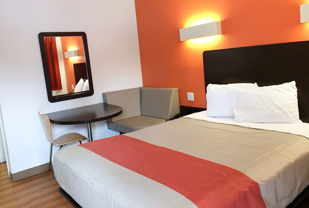 Motel 6 Bakersfield Room photo