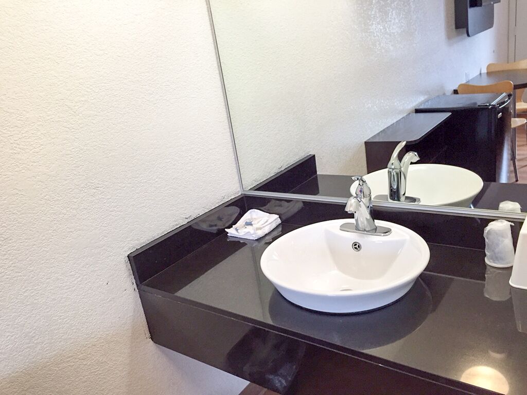 Motel 6 Bakersfield Room photo